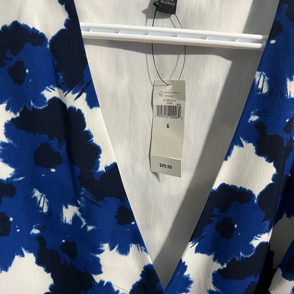 Banana Republic Wrap Dress - Picture 4 of 5